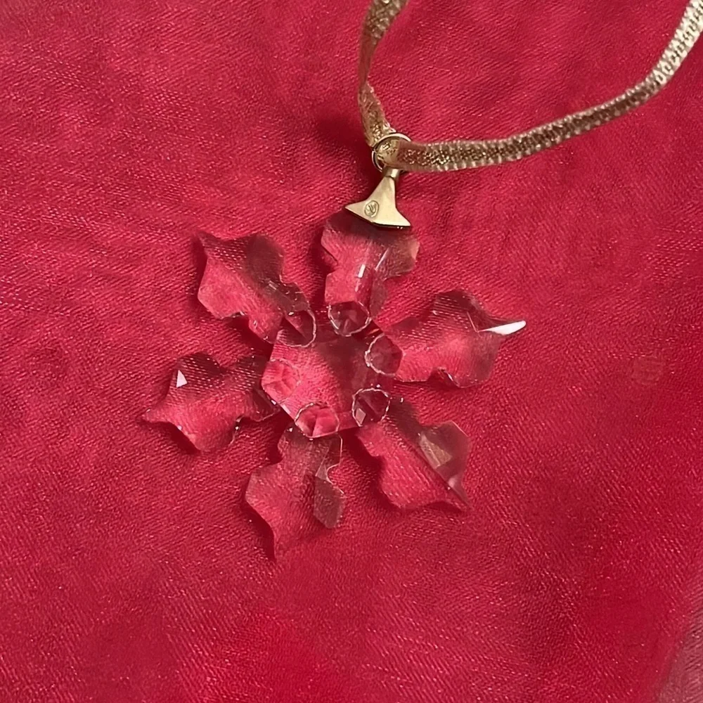 Brand New Swarovski White Crystal Little Snowflake Ornament Christmas Decoration